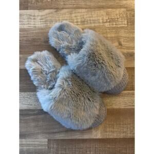Women's Aerosoles Slip On Furry Slippers size 8-9